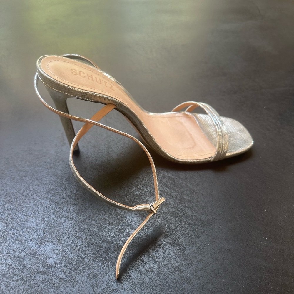 Ladies 7 silver sandals